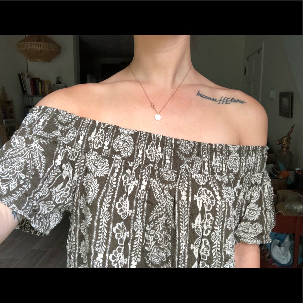 TARGET Off-Shoulder Blouse